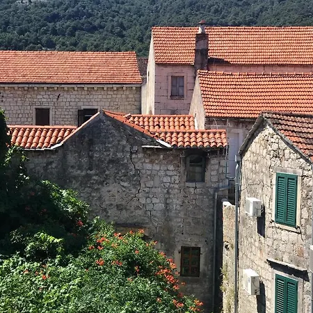 Hidden House Suites Stari Grad *